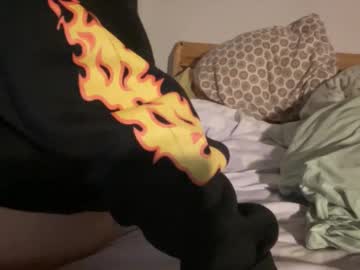 Tittyycakes Chaturbate stream image from March 16, 2026