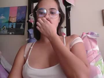 Triana_Bell Chaturbate stream image from March 16, 2026