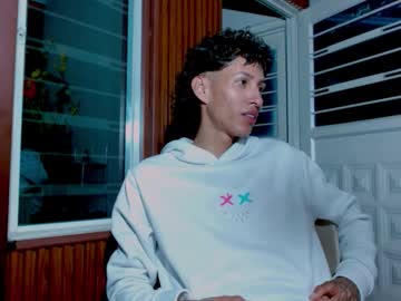 Daniel_Deluxx Chaturbate stream image from March 17, 2026