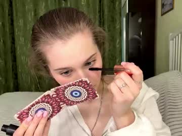 Brielleroberts Chaturbate stream image from March 17, 2026