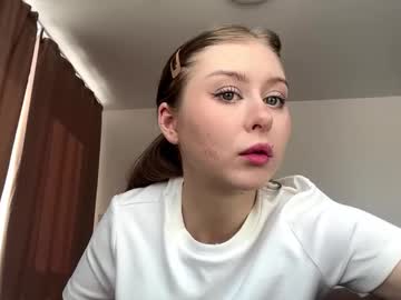 Madalinecabada Chaturbate stream image from March 17, 2026