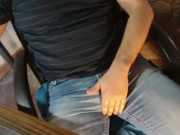 Under_Thedesk Chaturbate stream image from March 17, 2026