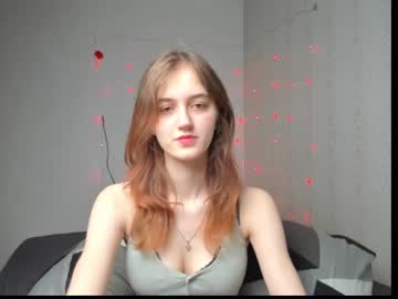 Dreamy_Pollyyy Chaturbate stream image from March 17, 2026