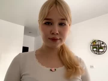 Rosettafinzel Chaturbate stream image from March 17, 2026