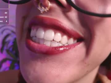 Bri_Von_Dhara_ Chaturbate stream image from March 17, 2026
