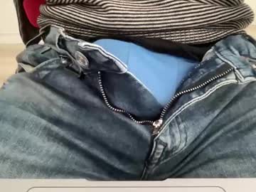 Giovaa23 Chaturbate stream image from March 17, 2026