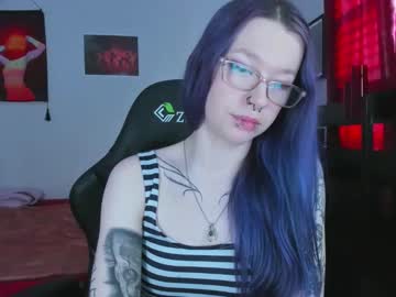 Missnikkivill Chaturbate stream image from March 17, 2026