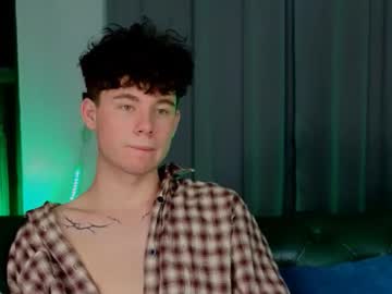Moon_Gloww Chaturbate stream image from March 17, 2026