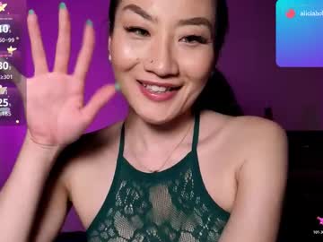 Aliciahebixxx Chaturbate stream image from March 18, 2026