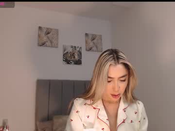 Mariana_Es Chaturbate stream image from March 18, 2026
