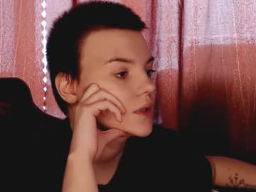 Krisneal Chaturbate stream image from March 18, 2026