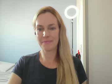 Crazyanny Chaturbate stream image from March 18, 2026