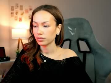 Beverlyclub Chaturbate stream image from March 18, 2026