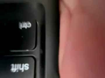 Creamykellz Chaturbate stream image from March 18, 2026