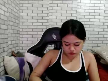 Hoelyfloryn Chaturbate stream image from March 18, 2026
