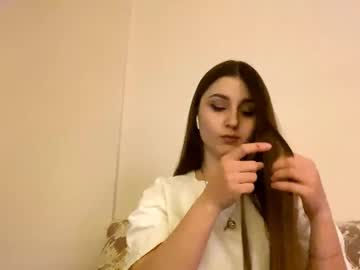 Kaylenewobig Chaturbate stream image from March 18, 2026