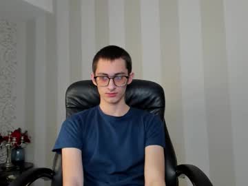 Ronbevs Chaturbate stream image from March 18, 2026