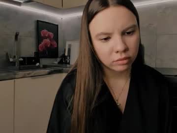 Chloe_Loo Chaturbate stream image from March 18, 2026
