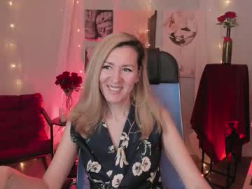 Donnasmitth Chaturbate stream image from March 18, 2026