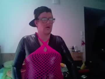 Mollyboy23 Chaturbate stream image from March 19, 2026