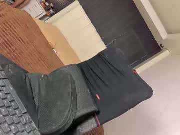 Prettyjuliax Chaturbate stream image from March 19, 2026