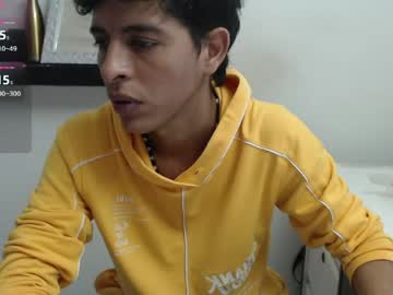 Andrescoll25 Chaturbate stream image from March 19, 2026