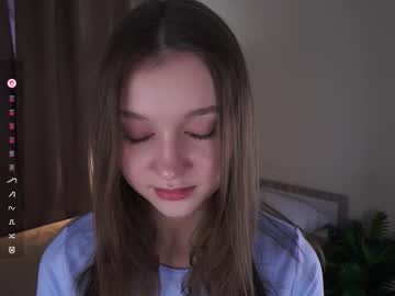 Gwennielove Chaturbate stream image from March 19, 2026