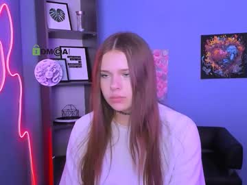 Evelynlovelyy Chaturbate stream image from March 19, 2026