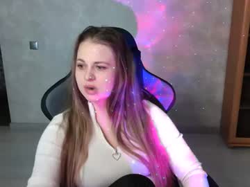 Vikkykis Chaturbate stream image from March 19, 2026