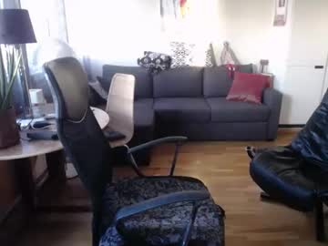 Eroen Chaturbate stream image from March 19, 2026