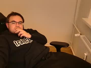 Latexboy893 Chaturbate stream image from March 19, 2026