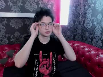 Edwardbev Chaturbate stream image from March 19, 2026