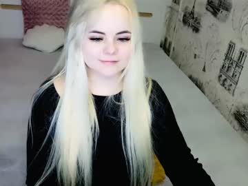 Sugarkissx Chaturbate stream image from March 19, 2026