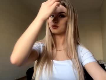 Crystarouillard Chaturbate stream image from March 20, 2026