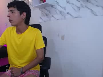 Andressdean Chaturbate stream image from March 20, 2026