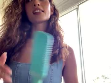 Julianamont Chaturbate stream image from March 20, 2026