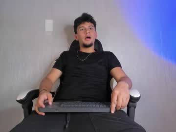 Valetino_Stonee Chaturbate stream image from March 20, 2026