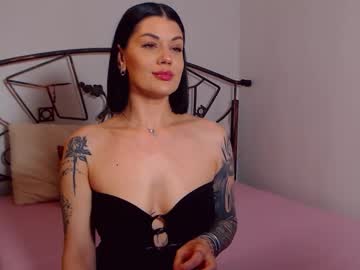Yvonneeverlee Chaturbate stream image from March 20, 2026