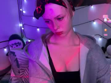 Stillsweety Chaturbate stream image from March 20, 2026