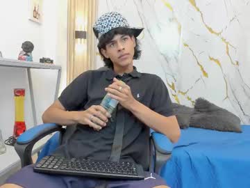Zayn_Fox32 Chaturbate stream image from March 20, 2026