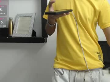 Andrescoll25 Chaturbate stream image from March 21, 2026