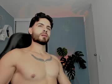 Maxtowers Chaturbate stream image from March 21, 2026