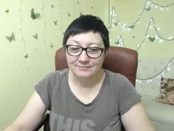 Emilyl0vee Chaturbate stream image from March 21, 2026