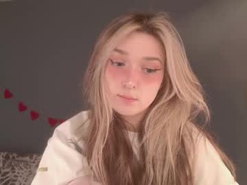 Purple_Averge Chaturbate stream image from March 21, 2026
