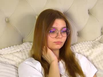 Bellamarebelle Chaturbate stream image from March 21, 2026