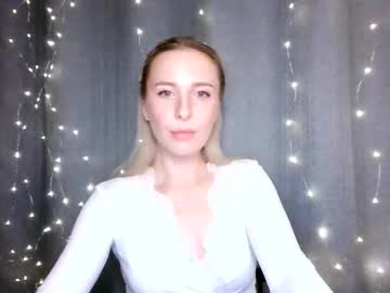 Loravine Chaturbate stream image from March 21, 2026