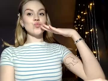 Lunapeony Chaturbate stream image from March 21, 2026