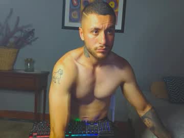 Tomdavisxl Chaturbate stream image from March 22, 2026