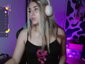 Hi_Elora Chaturbate stream image from March 22, 2026