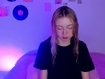 Sophie_Collins13 Chaturbate stream image from March 22, 2026